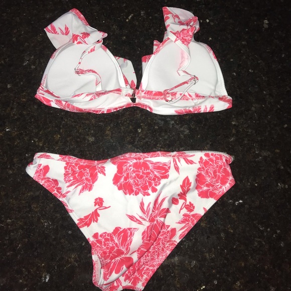 Ruffled strapped bikini - Picture 2 of 2